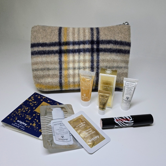 Sisley-Paris Luxury Travel gift set with pouch - Picture 14 of 16